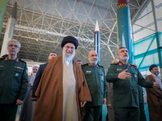 سخنرانی دیروز خامنه ای بوی تهدید اتمی می دهد