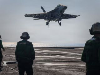 دیپلماسی یا درگیری؟ کارشناسان: احتمال صلح یا جنگ بین ایران و آمریکا «برابر» است