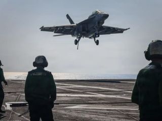 مقامات آمریکایی: گزینه‌های ما در ایران هدف گرفتن افراد یا تغییر رژیم است