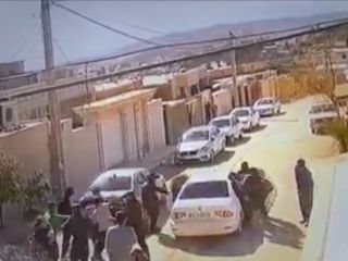 تظاهرات مردم آبدانان با شعار «مرگ بر دیکتاتور» و «مرگ بر خامنه‌ای» در اعتراض به بازداشت یک معلم