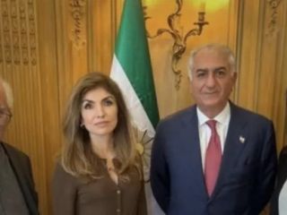 دیدار شاهزاده رضا پهلوی و همسرش با داریوش آشوری و شهلا شفیق