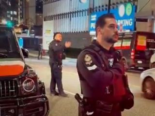 ادای احترام پلیس ایرانی‌تبار کانادا به پخش سرود ملی‌ «ای ایران»