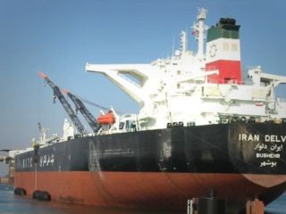 بارگیری سه‌برابری نفت توسط جمهوری اسلامی در بحبوحه گمانه‌زنی درباره اقدام نظامی آمریکا