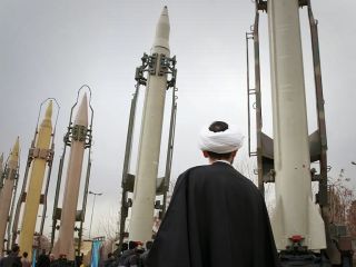 ۴۸ ساعت نخست جنگ؛ آیا حملات موشکی ایران می‌تواند پایگاه‌های آمریکا را در منطقه فلج کند؟