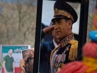 تصاویری از حماسه مردم نور‌آباد ممسنی در چهلم جانباختگان اعتراضات دی در این شهر