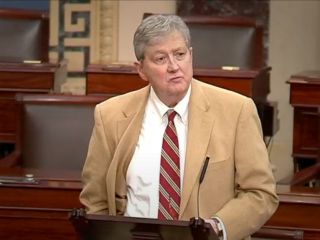 سناتور کندی: آیت‌الله همین حالا در حال جنگ است، باید او را متوقف کنیم