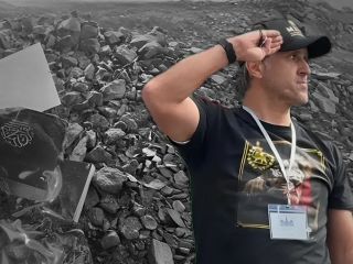 توئیت علی کریمی برای قرآن‌سوزی؛ نظرات و و اکنش‌ها