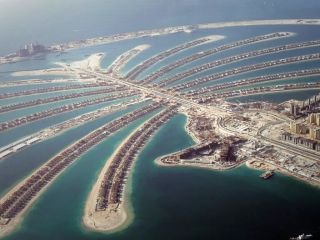 آتش‌سوزی در جزیره «نخل» و بازارهای دبی در پی حملات موشکی و پهپادی جمهوری اسلامی به این شهر