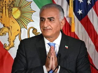 شاهزاده رضا پهلوی:‌ «جمهوری اسلامی در عمل به پایان خود رسیده و به زباله‌دان تاریخ خواهد پیوست»