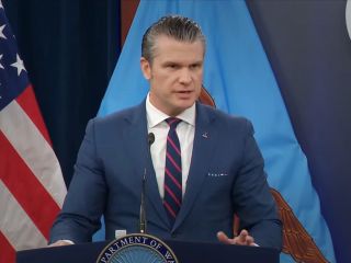 وزیر جنگ آمریکا خطاب به نیروهای مسلح جمهوری اسلامی: عاقلانه انتخاب کنید که با کدام طرف هستید