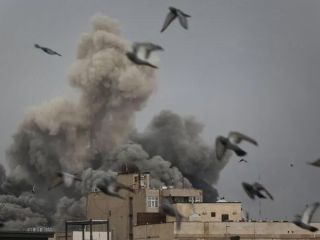 چرا آمریکا و اسرائیل به ایران حمله کردند و جنگ تا چه زمانی می‌تواند ادامه یابد؟