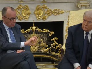 ترامپ: شاید شاهزاده رضا پهلوی گزینه مناسبی باشد ولی به نظرم کسی از داخل مناسب‌تر است