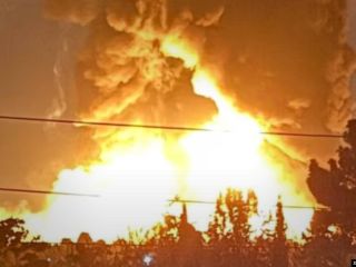 انفجارهای شدید در پی حمله هوایی به پالایشگاه‌های تهران و چند انبار نفت در تهران