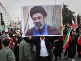 تشدید حملات به جمهوری اسلامی همزمان با آغاز رهبری مجتبی خامنه‌ای