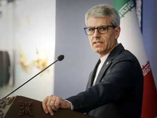 واکنش وزارت خارجه به اظهارات ترامپ مبنی بر تصرف جزیره خارک