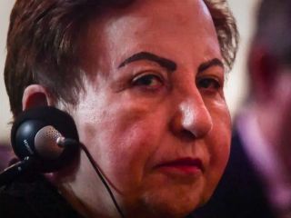 شیرین عبادی: پس از کشته شدن خامنه‌ای ادامه جنگ مشروعیت ندارد