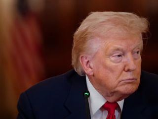 انتقاد ترامپ از استرالیا به دلیل بازگرداندن اجباری زنان فوتبالیست: به آنها پناهندگی ندهید ما می‌دهیم