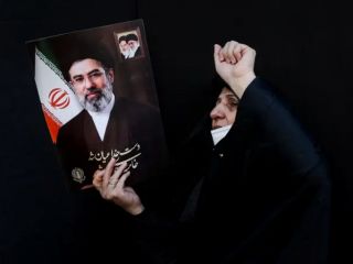 نگاه رسانه‌های غربی به رهبریت مجتبی خامنه‌ای ؛ «بازگشت به نظام سلطنتی بدون تغییر رژیم»
