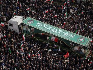 فرماندهان کشته‌شده در دفتر خامنه‌ای توسط حامیان جمهوری اسلامی  تشییع شدند