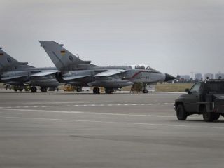 به صدا در آمدن آژیر حمله هوایی در پایگاه نیروهای ناتو در ترکیه