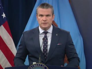 وزیر دفاع آمریکا: سپاه در آسمان ایران یا ستاره های پرچم آمریکا را می‌بیند یا ستاره داوود