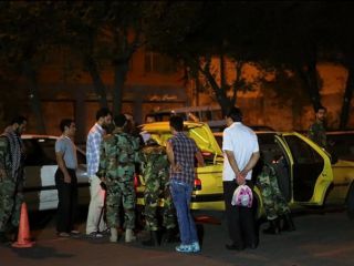 واکنش مردم ایران به هدف قرار گرفتن ایست‌بازرسی‌ها؛ نماد مزاحمت و سرکوب بودند