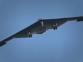 سنتکام: ساعاتی پیش بمب‌افکن‌های بی‌۲ برای انجام عملیات در ایران به پرواز درآمدند