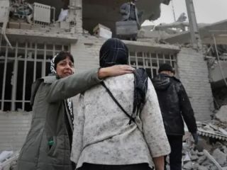 تردید بین طرفداران حمله آمریکا و اسرائیل در داخل ایران: «نکند فقط ویرانه بماند؟»