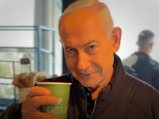 نتانیاهو با انتشار ویدیویی، شایعه کشته‌شدن خود را تکذیب کرد