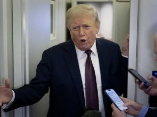 ترامپ: معترضان ایرانی می‌توانند شجاع باشند، اما احمق نیستند