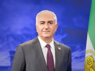 هشدار شاهزاده رضا پهلوی به سرکوبگران در شب چهارشنبه سوری: از ساعت ۶ بعدازظهر خیابان‌ها را ترک کنید