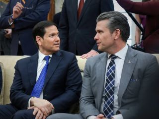 گزارش واشینگتن‌پست از پرواز چندین پهپاد ناشناس بر فراز پایگاه محل سکونت وزیران خارجه و جنگ آمریکا