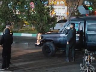 اجبار ماموران آتش‌نشانی به شستن خون از خیابان؛ معترضان و تونل وحشت در حیاط کلانتری چالوس