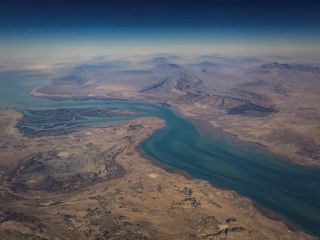 اکسیوس فاش کرد: نقشه ترامپ برای تصرف جزیره خارک با هدف بازگشایی تنگه هرمز