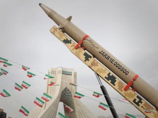 گزارش‌ها از «شلیک دو موشک» ایران به پایگاه دیه‌گو گارسیا در اقیانوس هند