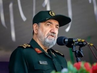 محسن رضایی: ما اژدهایی هستیم که حلزونی حرکت می‌کند