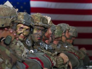 پنتاگون دستور اعزام لشکر ۸۲ هوابرد آمریکا به خاورمیانه را صادر کرد