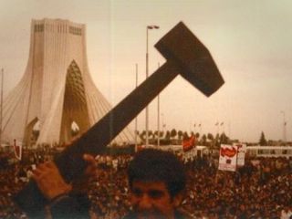 شادی خبرنگار لندنی بر ویرانه‌ها؛ تکرار همان افکار کثیفِ ضد امپریالیستی؛ از ۵۷ تا امروز