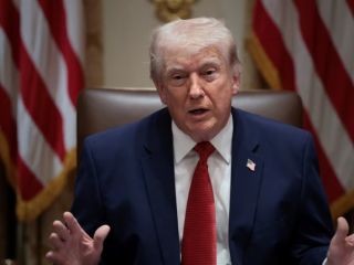 ترامپ: «هدیه» جمهوری اسلامی عبور ۱۰ کشتی حامل نفت از تنگه هرمز بود