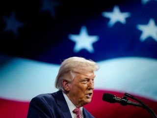 دونالد ترامپ اشتباهی بجای «تنگه هرمز» گفت آن‌ها باید «تنگه ترامپ» را بازگشایی کنند