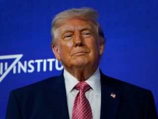 ترامپ در مورد علی خامنه‌ای: رهبر معظمشان دیگر معظم نیست؛ مُرده؛ پسرش هم یا مرده یا در وضع بدی است