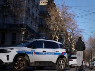 پلیس فرانسه فردی را که در ازای «۶۰۰ یورو» قصد حمله به بانک آمریکایی را داشت بازداشت کرد