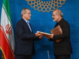 بروز اختلافات جدی میان مسعود پزشکیان و احمد وحیدی، فرمانده سپاه درباره مدیریت جنگ و پیامدهای اقتصادی آن