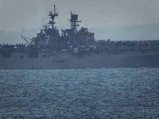 ورود ناو یو‌اس‌اس تریپولی آمریکا با هزاران تفنگدار دریایی به منطقه خلیج فارس