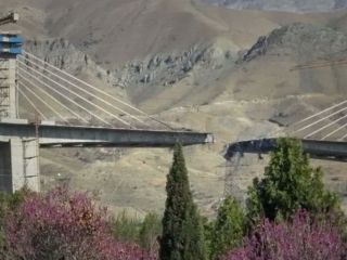 ترامپ ضمن تائید حمله به پل کرج تهدید کرد: اتفاقات بیشتری در راه است